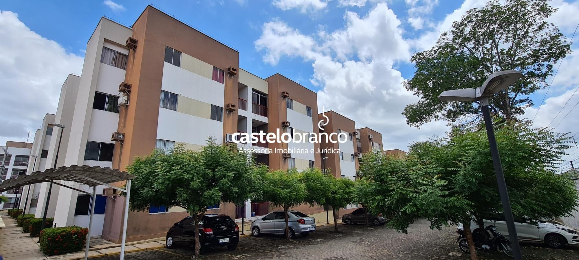 Apartamento com 03 quartos para a venda Zona Leste