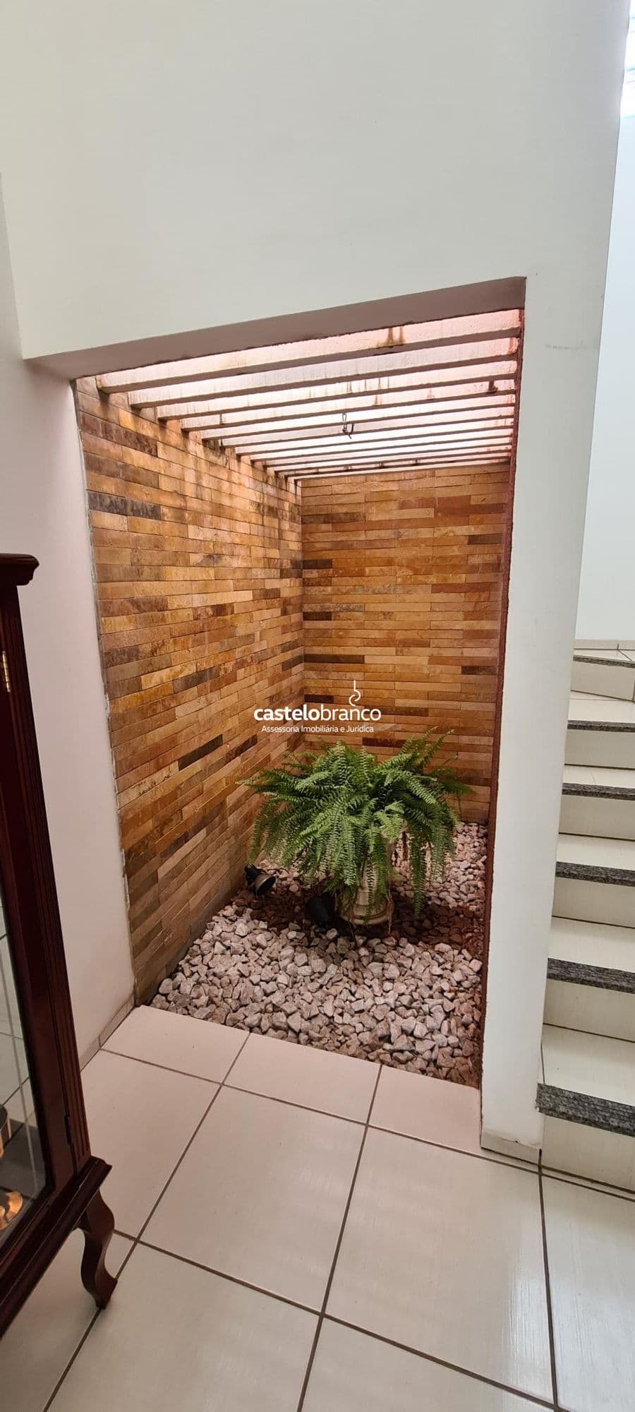 Casa ampla em Condomínio Fechado
