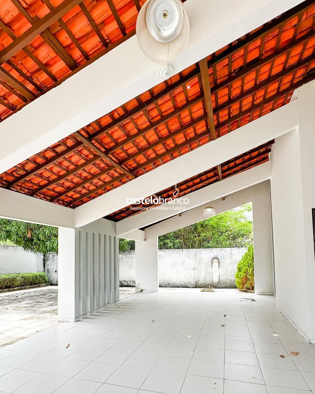 Excelente Residência, 5 suítes e DCE, Piscina, próximo à UFPI e às Av Homero Castelo Branco, Pres. Keneddy e Arimatea Santos