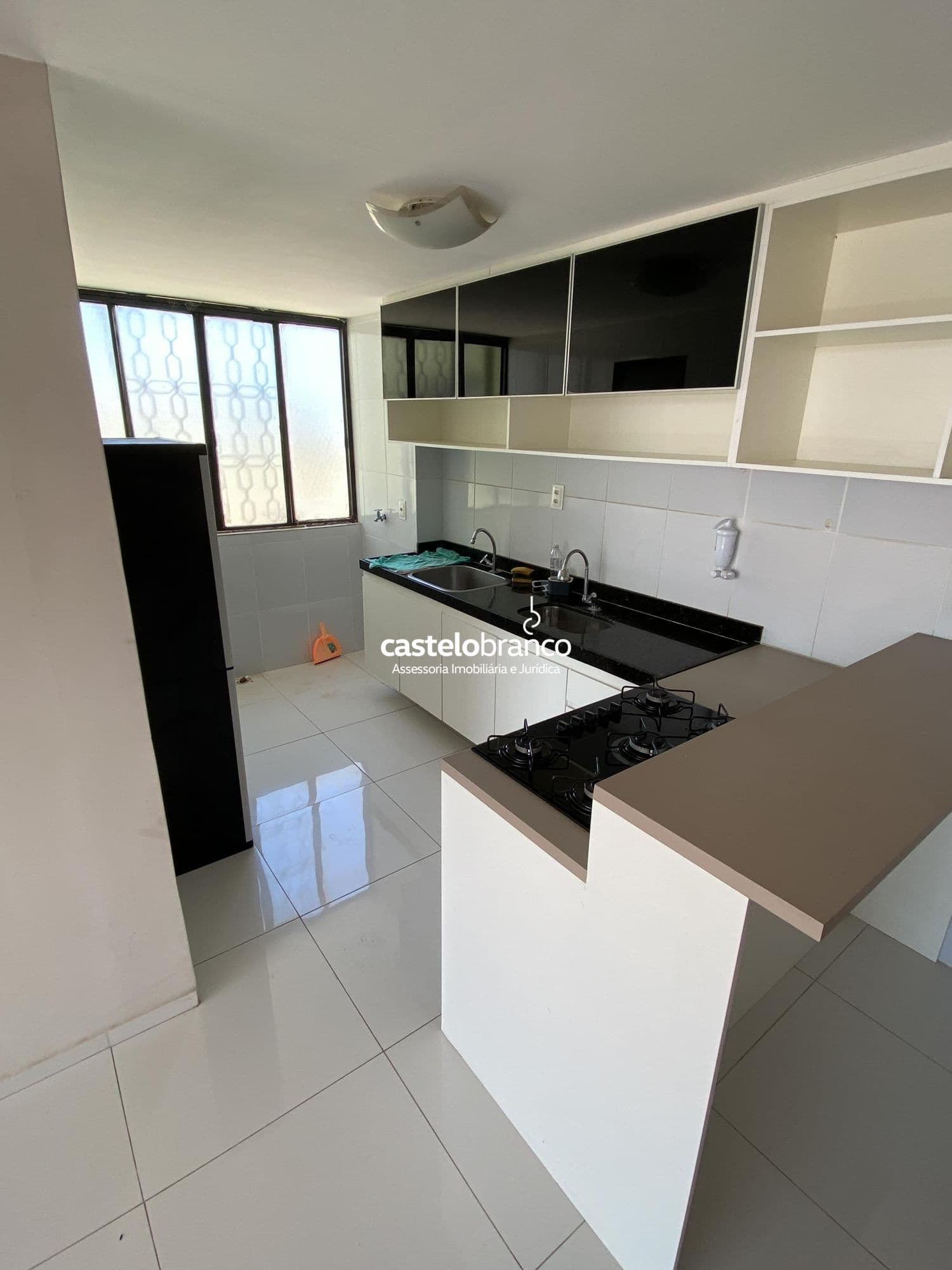 Apartamento para venda ou locação com excelente localização, Cristo Rei, 02 quartos e 01 suíte