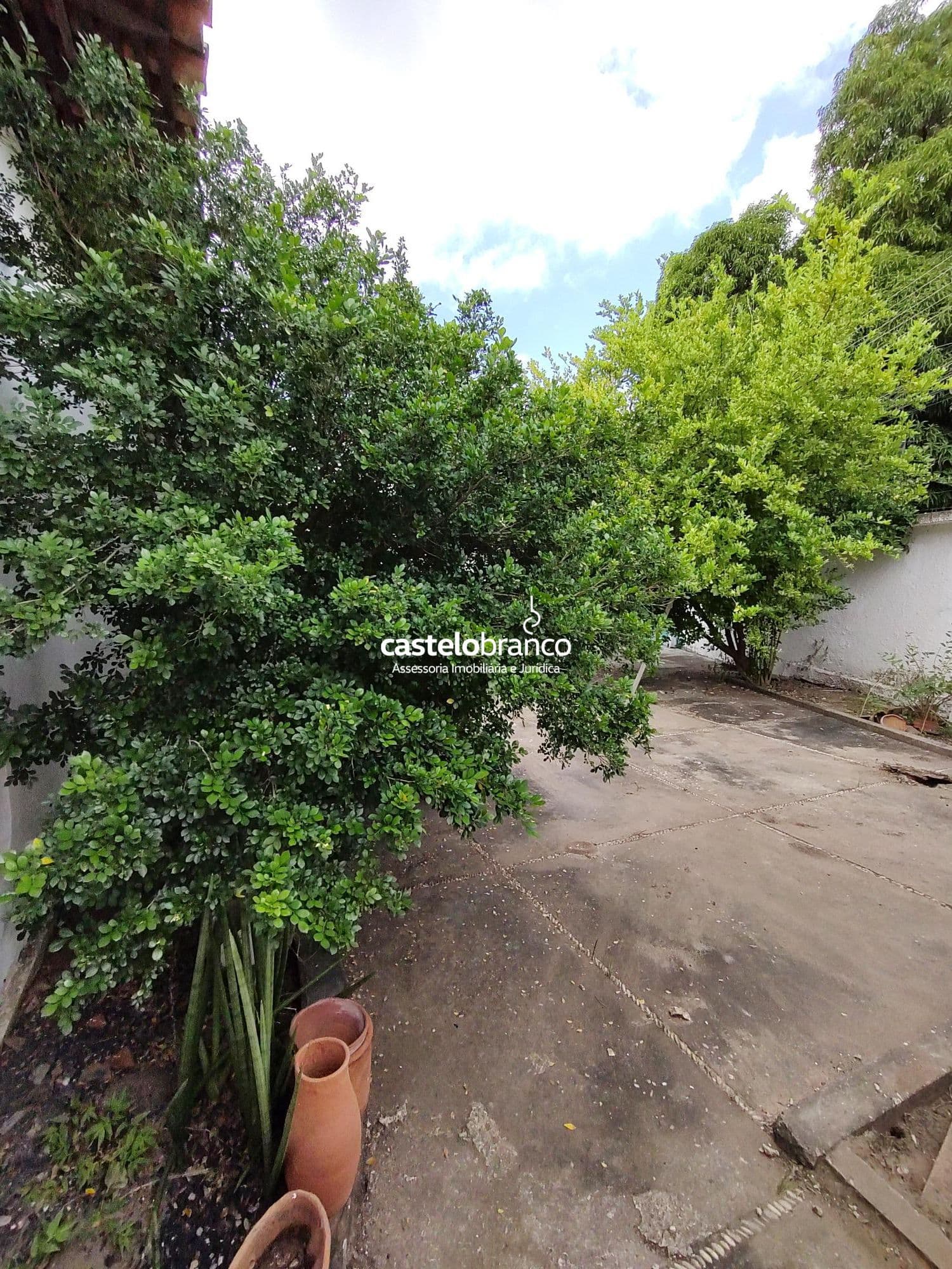 Casa a Venda Zona Leste - Bairro Noivos - Terreno Amplo